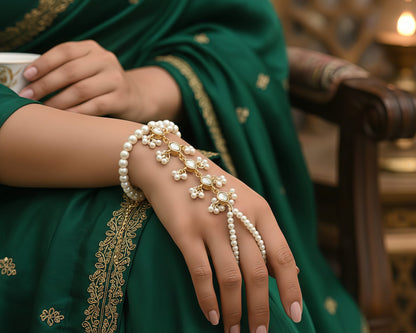 Amroze Heritage - Pearl Flower Angla Bracelet –